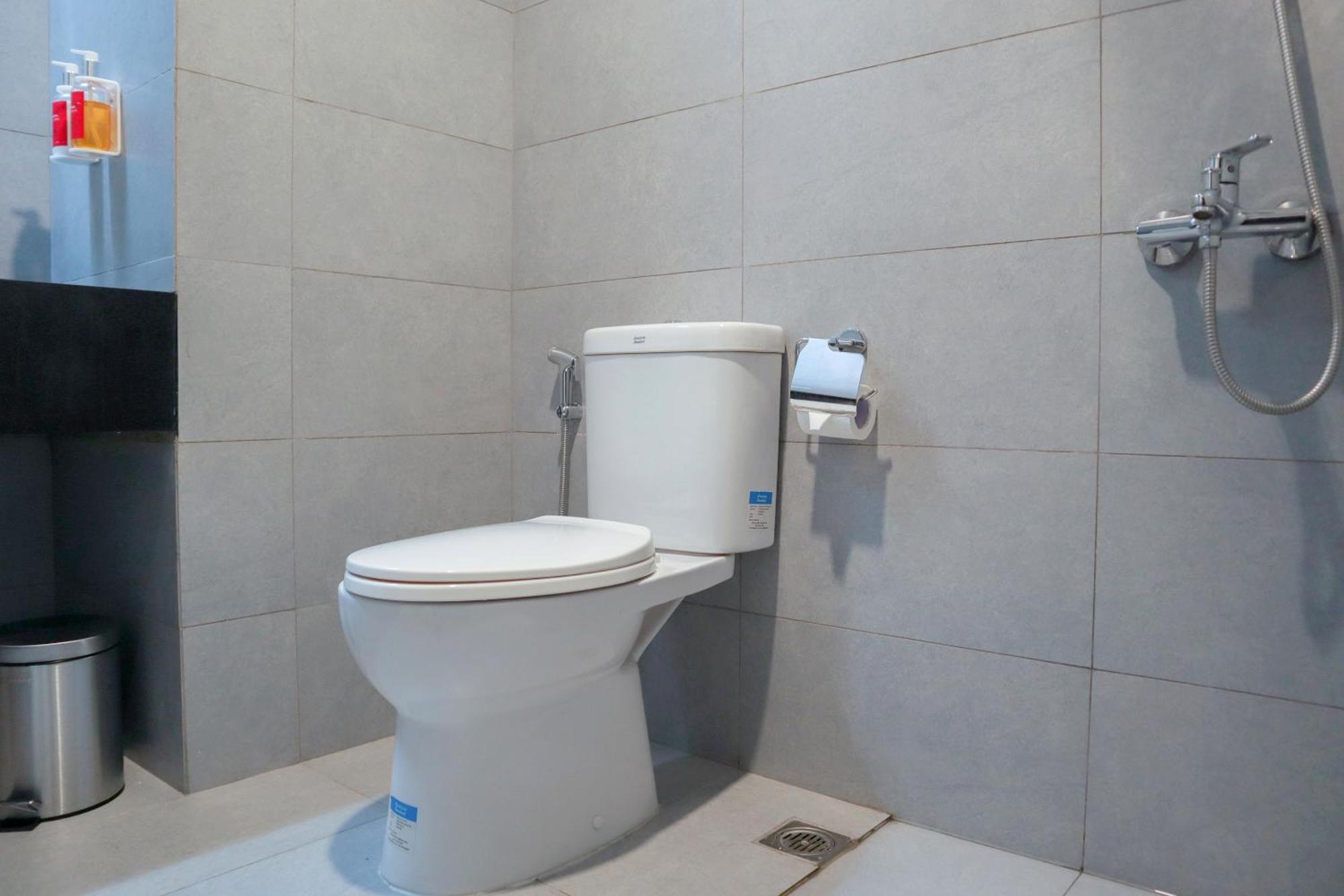 Super Oyo Townhouse 2 Hotel Gunung Sahari Jacarta Exterior foto